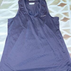 Women’s medium Columbia Omni tank top